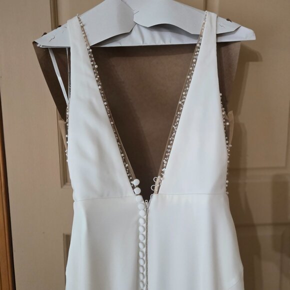 Essense of Australia Wedding Dress Style D3763 - Picture 10 of 15